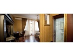 ����� ����������� �������� Terrace Junior Suite � 22 ����� � ����������� ��������, �� ������� ����������� ������� ������ � ��������� �������.