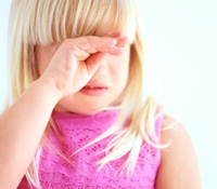 Почему он выпрашивает игрушки?