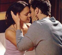 Почему плюс всегда тянется к минусу?