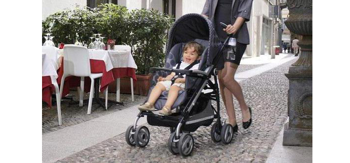 Выбираем коляску для прогулок и путешествий с малышом