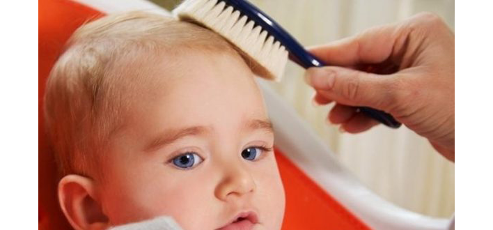 Жёлтые корочки на голове у ребёнка отчего?